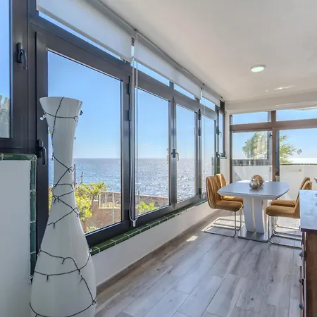 Atlantic View Deluxe, Luxury 2 Bedrooms Norton With Amazing Views In *