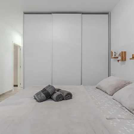 Atlantic View Deluxe, Luxury 2 Bedrooms Norton With Amazing Views In