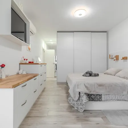 Atlantic View Deluxe, Luxury 2 Bedrooms Norton With Amazing Views In