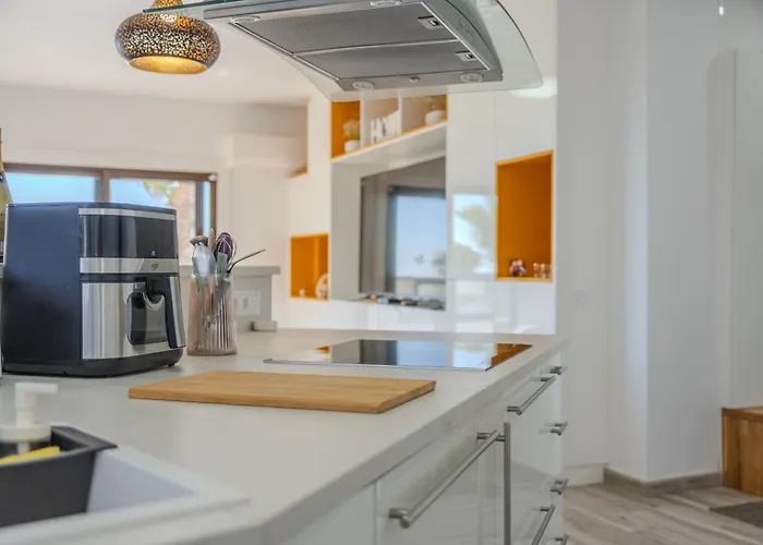 Luxury 2 Bedrooms Norton With Amazing Views In *