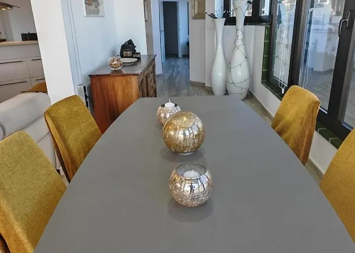 Luxury 2 Bedrooms Norton With Amazing Views In *