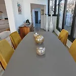 Luxury 2 Bedrooms Norton With Amazing Views In *