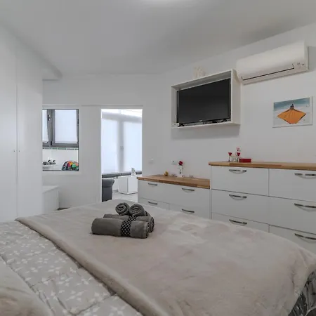 Atlantic View Deluxe, Luxury 2 Bedrooms Norton With Amazing Views In Apartment