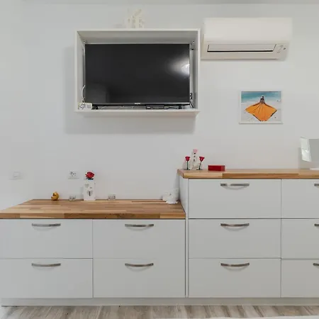 Atlantic View Deluxe, Luxury 2 Bedrooms Norton With Amazing Views In *