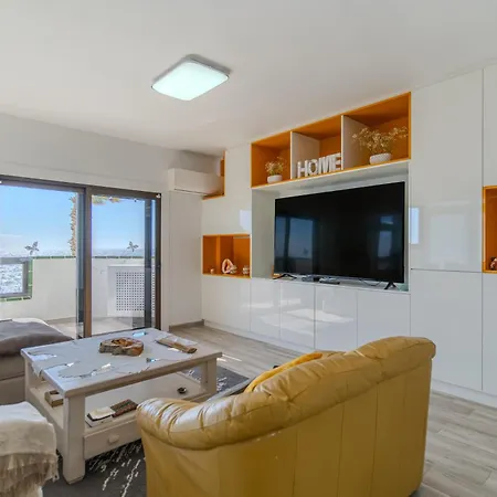 Atlantic View Deluxe, Luxury 2 Bedrooms Norton With Amazing Views In