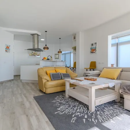 Apartment Atlantic View Deluxe, Luxury 2 Bedrooms Norton With Amazing Views In *
