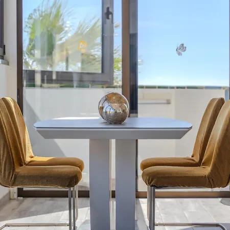 Apartment Atlantic View Deluxe, Luxury 2 Bedrooms Norton With Amazing Views In *