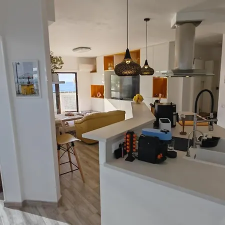 Atlantic View Deluxe, Luxury 2 Bedrooms Norton With Amazing Views In Apartment *
