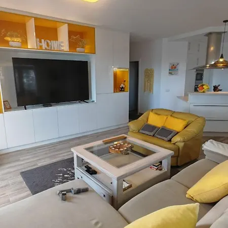 Atlantic View Deluxe, Luxury 2 Bedrooms Norton With Amazing Views In Apartment