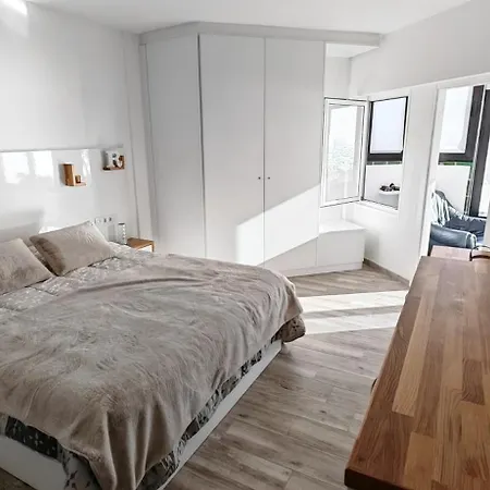 Atlantic View Deluxe, Luxury 2 Bedrooms Norton With Amazing Views In