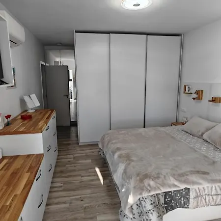 Atlantic View Deluxe, Luxury 2 Bedrooms Norton With Amazing Views In